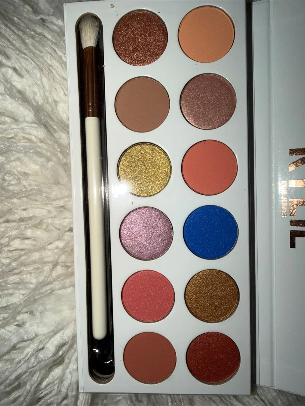 Kylie Cosmetics sleek design
